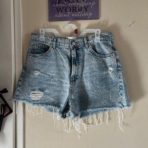 Light wash, distressed shorts